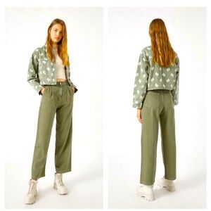 Pull & Bear Pleated High Waist Jeans. Size: 4